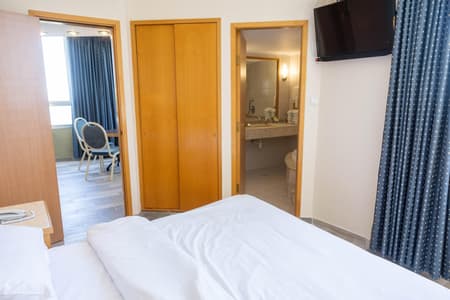 411 Suite with Sea View