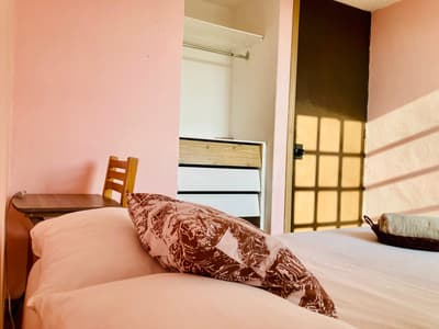 R3 Habitación Privada con Cama Matrimonial y Baño Compartido