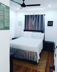 R6-Classic Single Queen Room