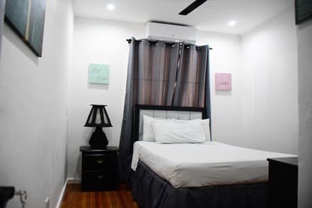 R6-Classic Single Queen Room