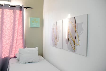 R12- Comfort Triple Room 1QB -1TB -Pool View