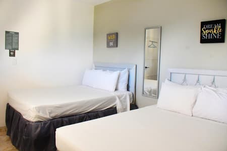 R12- Comfort Triple Room 1QB -1TB -Pool View