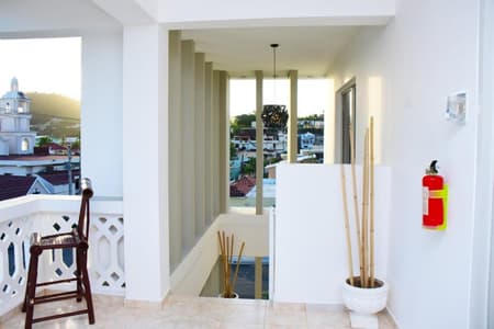 R15- Comfort  Family Room -2 QB-Pool View-City View