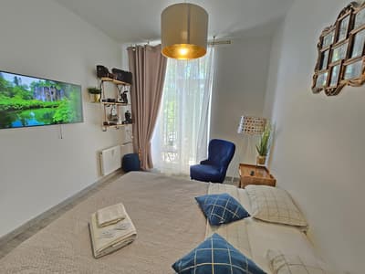 S14 Foto studio with balcony