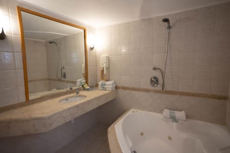 106 Junior suite with jacuzzi without view