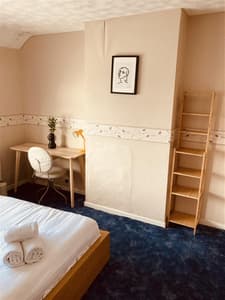 Melrose Two, "for a cosy stay close to the university"