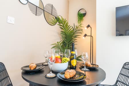 'Afton', 'for a trendy stay close to the city'