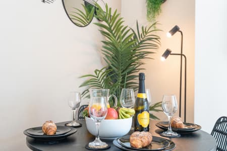 'Afton', 'for a trendy stay close to the city'