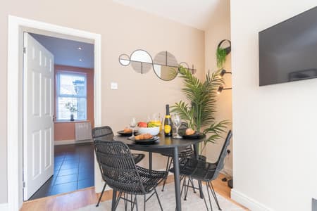 'Afton', 'for a trendy stay close to the city'