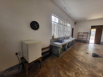 Hiliki House in the village