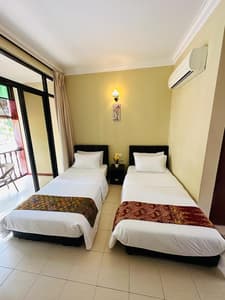 109 LI PO DELUXE TWIN BALCONY