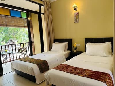 109 LI PO DELUXE TWIN BALCONY