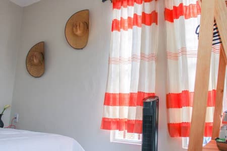 r8 · Hab Pequeña pareja / 1 cuadra Mdo Merced / Baño Compartido R7 Oaxaca de Juárez