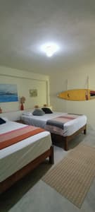 Delfín · Habitación privada con baño, cerca playa la punta Brisas de Zicatela