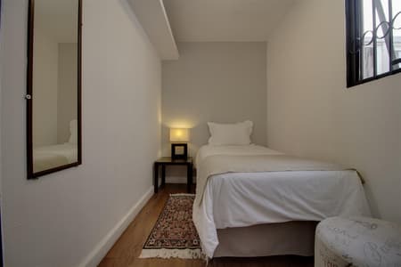 Punto 7 - Habitacion 2 camas matrimoniales y 1 Individual, planta baja.