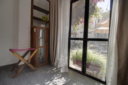 Punto 7 - Habitacion 2 camas matrimoniales y 1 Individual, planta baja.