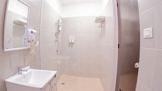 Family room with Breakfast for 6