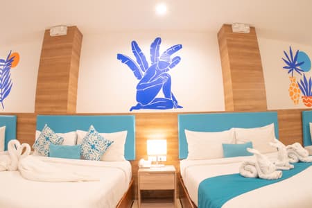 Family room with Breakfast for 8