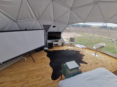 5 Star Dome Hottub Firepit BBQ