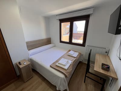 HABITACION ÁTICO  Nº 5  Tarifa base: máximo 2 personas / noche