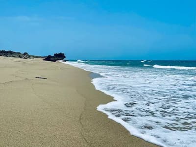 A1-Spacious 2-Bedroom Apartment with Pool View (A1)