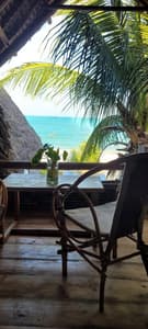 Mwendokasi: Double room 2nd floor with private balcony, seaview