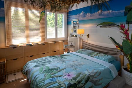 Le Coco Loco - chambre SAINT TROPEZ  - lit double français 140x200 cm