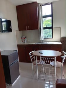 ZURICH ROOM | Residencia de Azucena | TACLOBAN