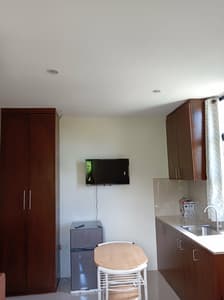 ZURICH ROOM | Residencia de Azucena | TACLOBAN
