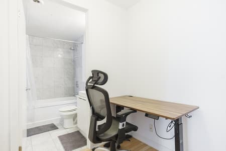 1312- 1BDR, 2 bed, 1 bath Across Scotibank Arena with parking