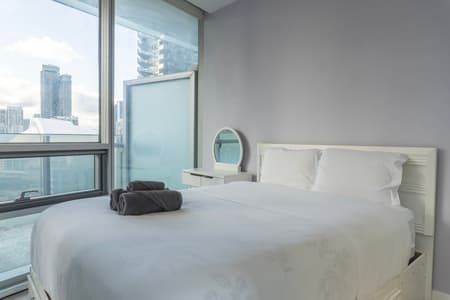 1805-2Bdr+ Den, 4-Bed, CN Tower View with parking