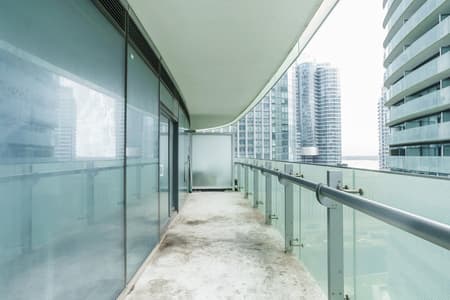 906-2-BDR, 3Beds 2 baths, across CN Tower Parking