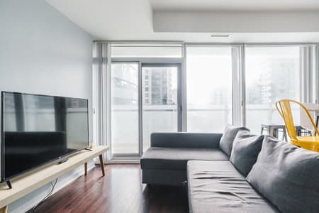 906-2-BDR, 3Beds 2 baths, across CN Tower Parking