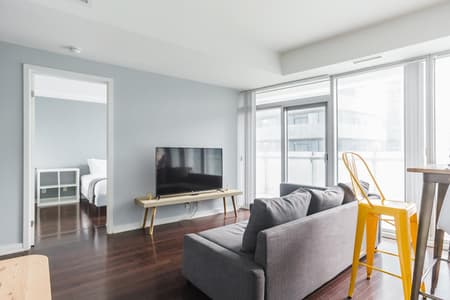 906-2-BDR, 3Beds 2 baths, across CN Tower Parking