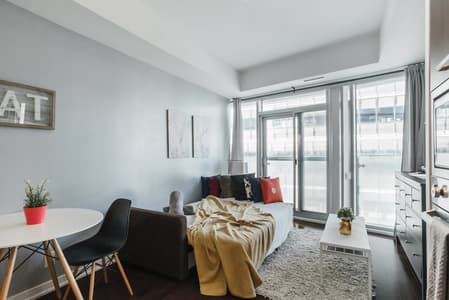2910- 1bdr + sofabed, 1bath Scotiabank arena