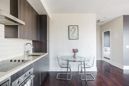 4305- 1BDR, Rogers Centre + Parking Across CN Tower