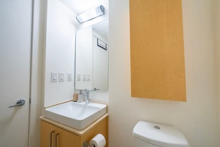 2905-1-bdr 1-bath Downtown with parking across Scotiabank Arena