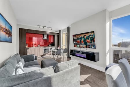 1004 - Luxe 3BR Condo CN Tower W/Parking