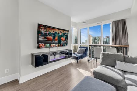 1004 - Luxe 3BR Condo CN Tower W/Parking