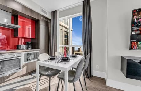 2612 - Bright Downtown Toronto Condo with Balcony
