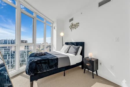 4609- 2 Bedroom Beautiful Condo with CN Tower View