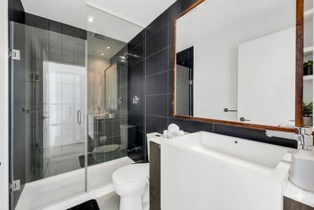4609- 2 Bedroom Beautiful Condo with CN Tower View
