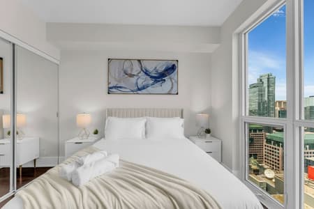 3308 - Grand 2-bedroom with views of the CN Tower