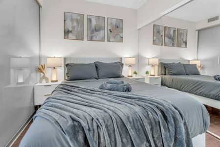 3308 - Grand 2-bedroom with views of the CN Tower