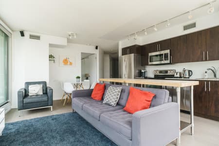 3905-3Bedroom Luxury City Views with parking
