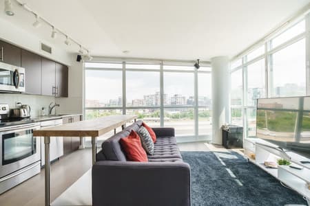 3905-3Bedroom Luxury City Views with parking