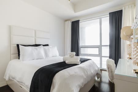 4105-Stylish Downtown Toronto Condo w/ Balcony