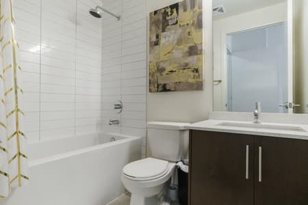 4105-Stylish Downtown Toronto Condo w/ Balcony