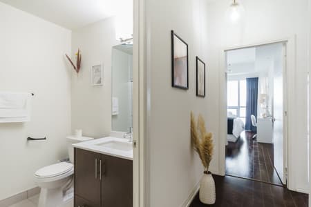 4105-Stylish Downtown Toronto Condo w/ Balcony