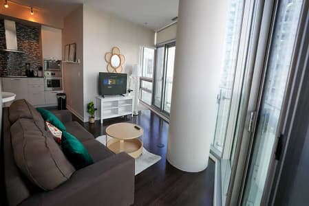 5210 - Chic Toronto Downtown Condo + Balcony